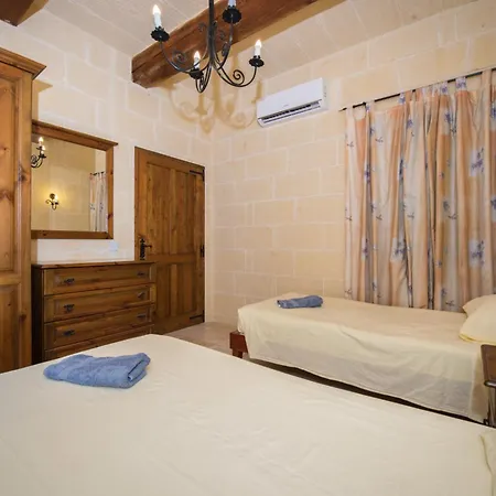 3 Bedroom With Private Pool & Views