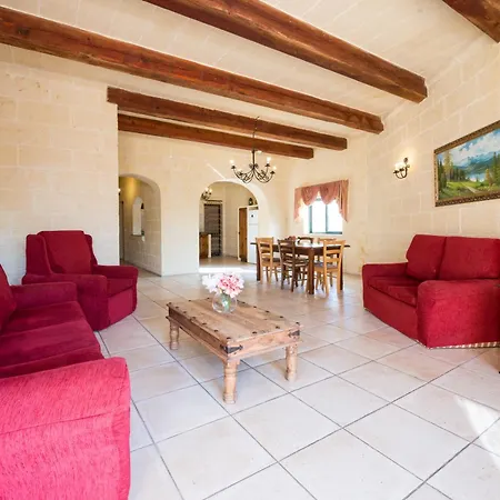 3 Bedroom With Private Pool & Views *