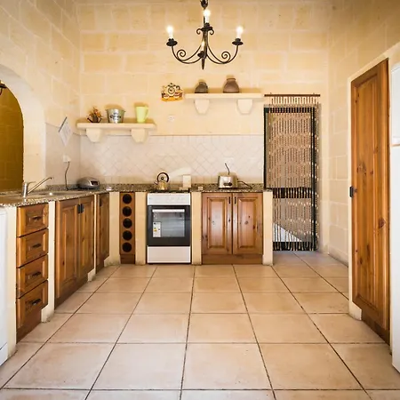 3 Bedroom With Private Pool & Views Holiday home *