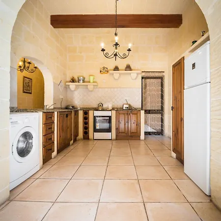 3 Bedroom With Private Pool & Views Ferienhaus *